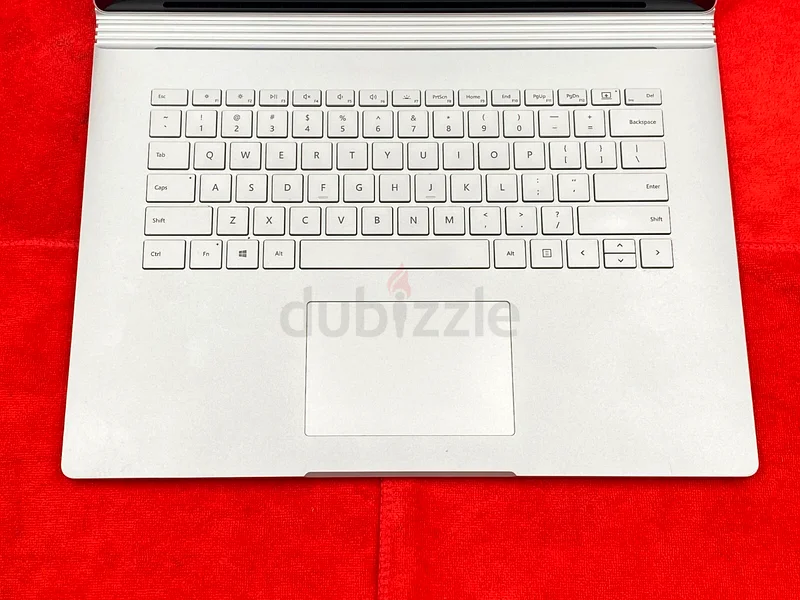 كتاب السطح 2 شاشة لمس 15 بوصة، معالج إنتل كور i7-8650U، ذاكرة عشوائية 16 جيجابايت، ذاكرة تخزين 512 جيجابايت SSD، كرت شاشة نفيديا GTX 1060، حاسوب محمول من مايكروسوفت برو63263509981057113