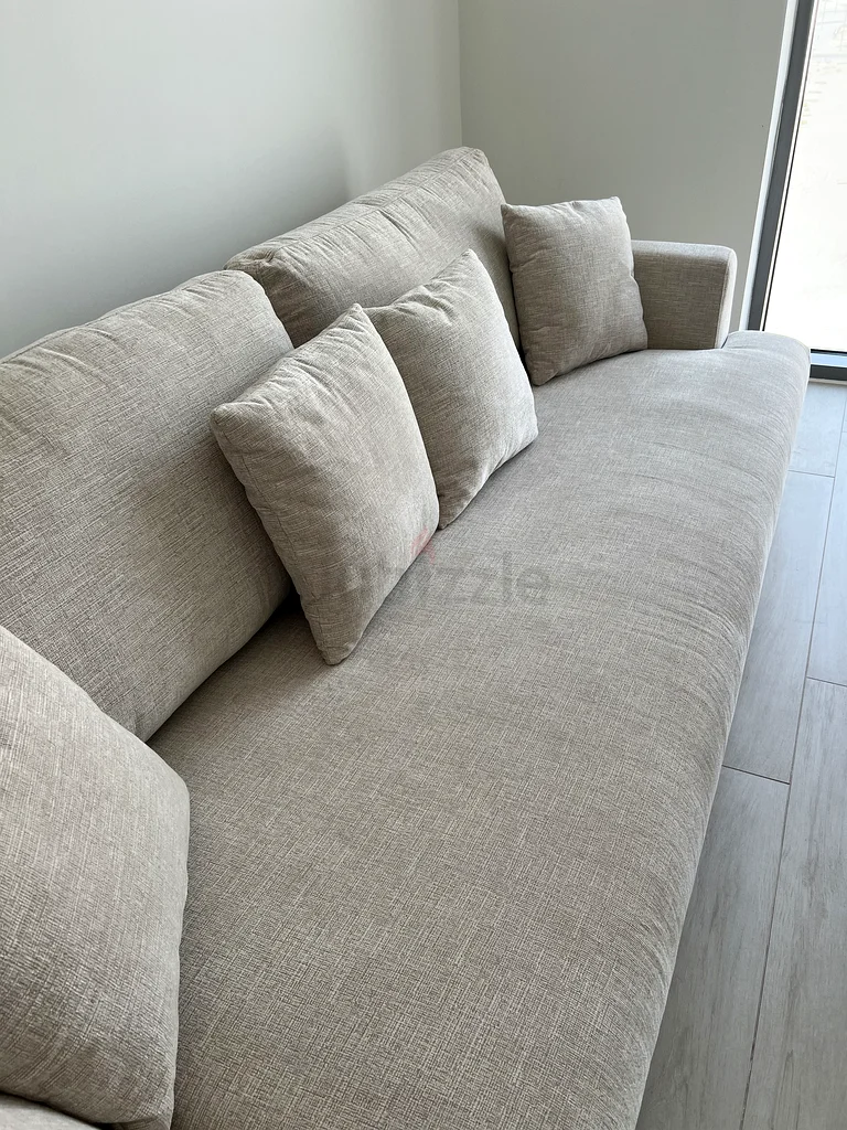 Selling price 2000 dirhams63217825938818113