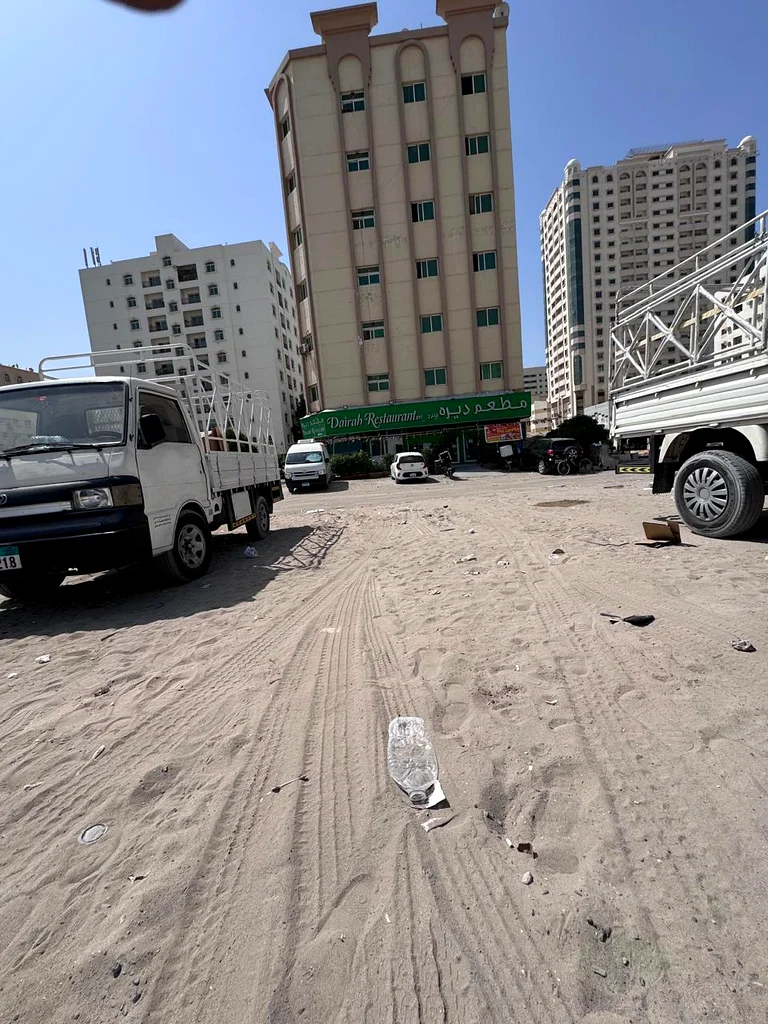For sale: A building in Sharjah, Al Nabaa area, on a corner overlooking two streets and a road.63184684423427112