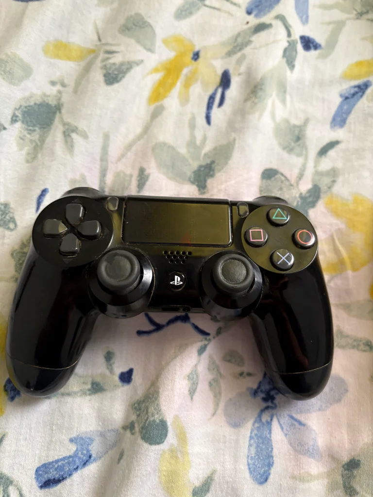 قرص PS4 مع وحدتي تحكم63228829953538113