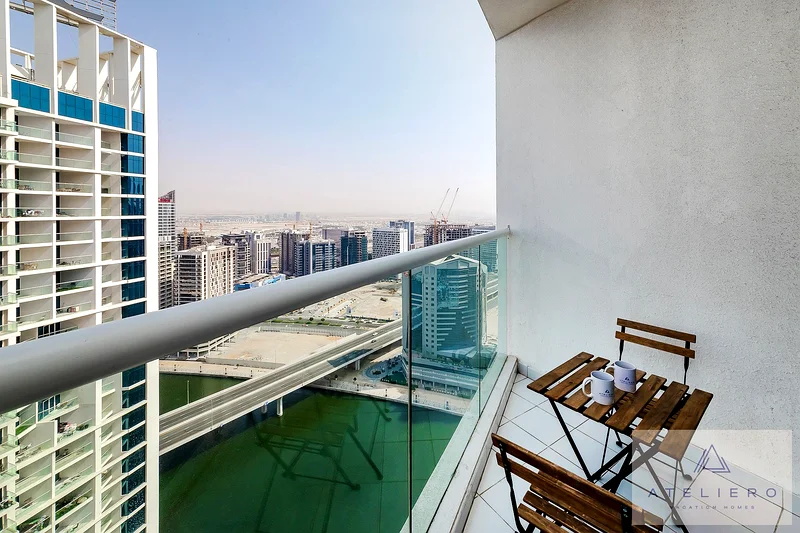 ستوديو حديث في داماك ميزون برايف63817137820803112