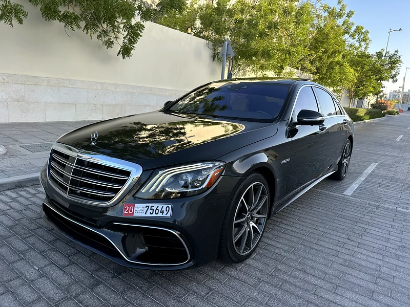 للبيع مرسيدس S560 موديل 2019 (كيت 63 اصلي كااامل) صبغة وكالة بالكااامل وبدون حوادث631647709130251110
