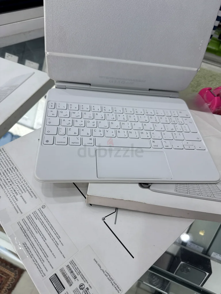 آي باد برو 11 بوصة، لوحة مفاتيح ماجيك632223443837461127