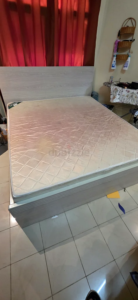 Stylish Bed Set with Matress - Great Condition!63222341314051112