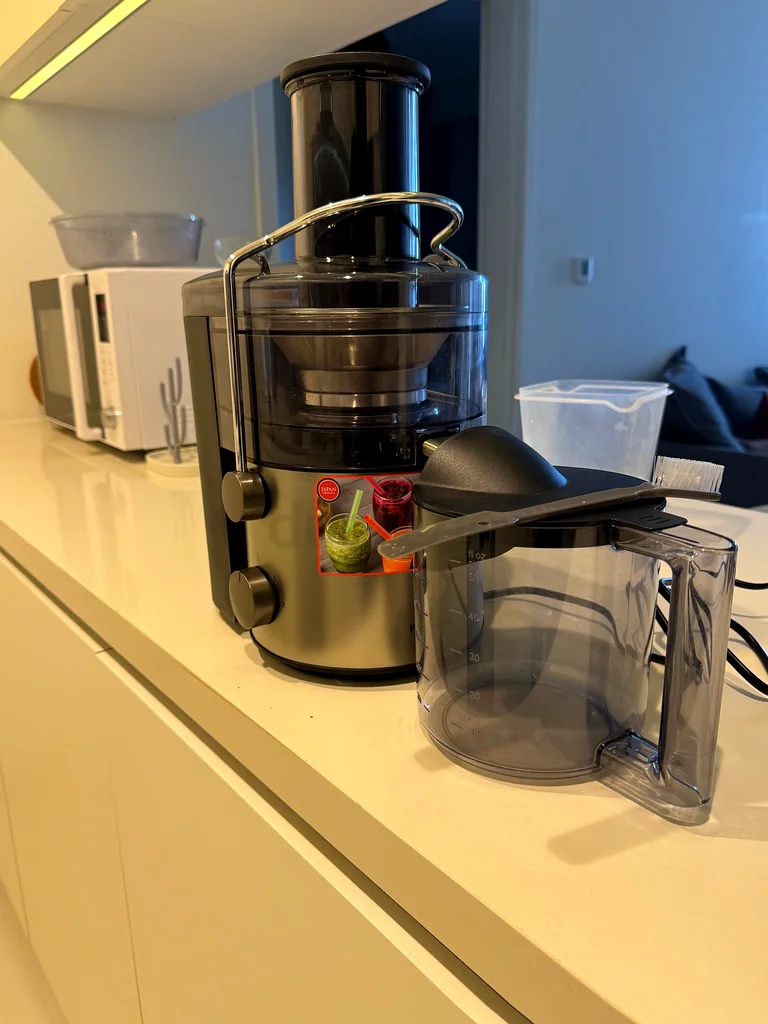 Freshen Up Your Kitchen with This Powerful Juicer!63167586532993111