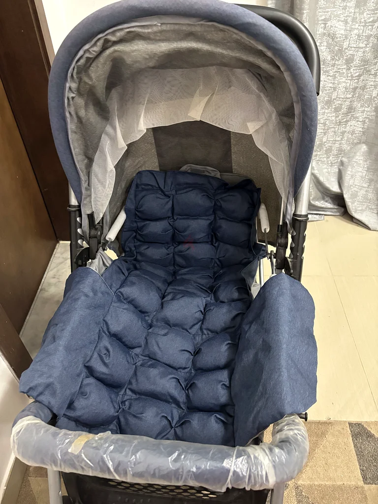 Baby stroller بحاله جيده و في حاجه الي تصليح بسيط63206385589763114