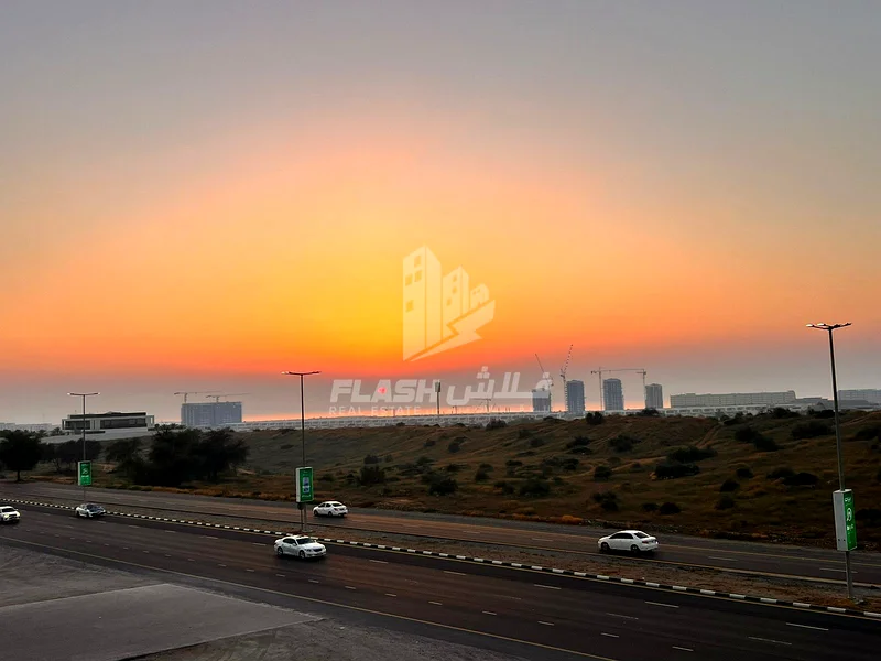 الدور 14 I مشروع على الشاطئ I التسليم في الربع الثاني 202563864288596866111