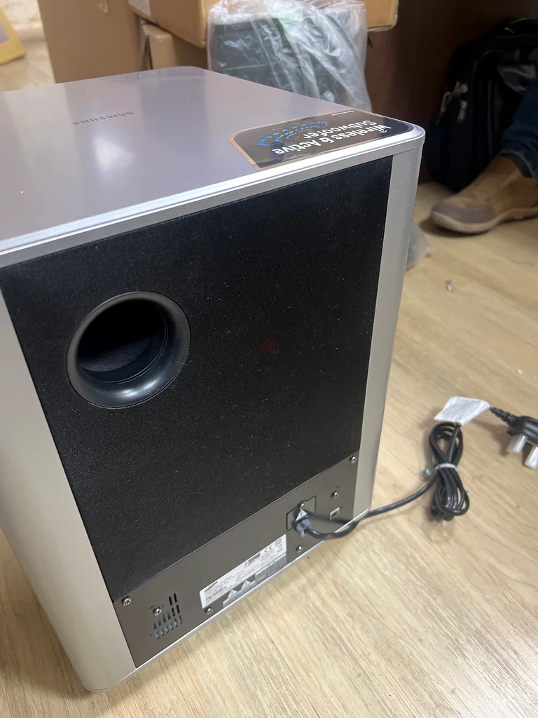 BRAND NEW NEVER USED Samsung Wireless Active Subwoofer - Elevate Your Sound Experience!63260742572929111