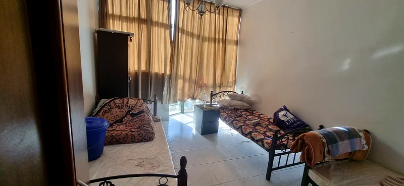 مساحة سرير للذكور الهنود بما في ذلك الخدمة واي فاي تكييف هواء62935674212994114