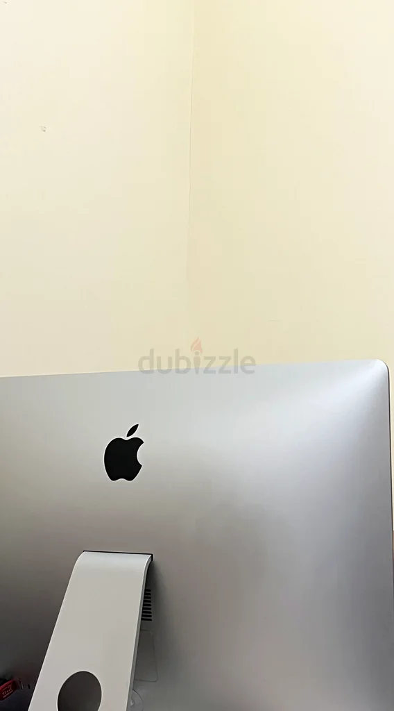 Stunning Apple iMac - Perfect for Work or Play! Running latest MacOS 8GB of ram and 1 TB of storage63256078441090110