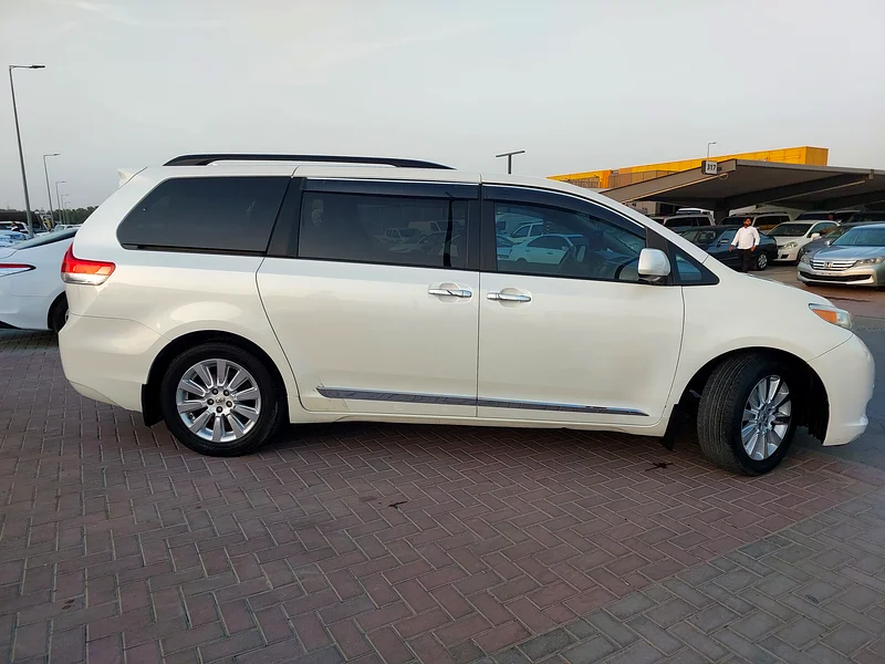 Toyota Sienna American 2011 full limited63148650066307112