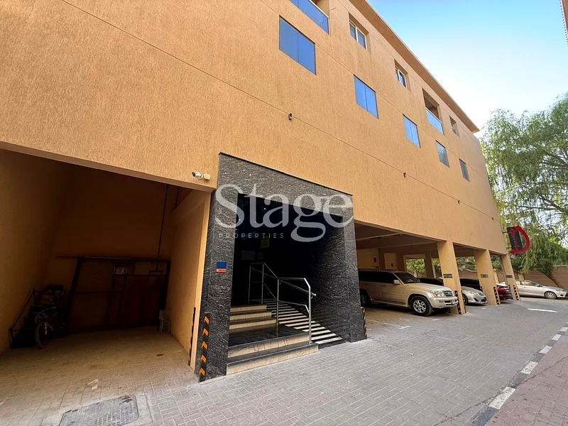 مبنى سكني كامل للبيع | جي +2 | موقع رائع63869924566147113