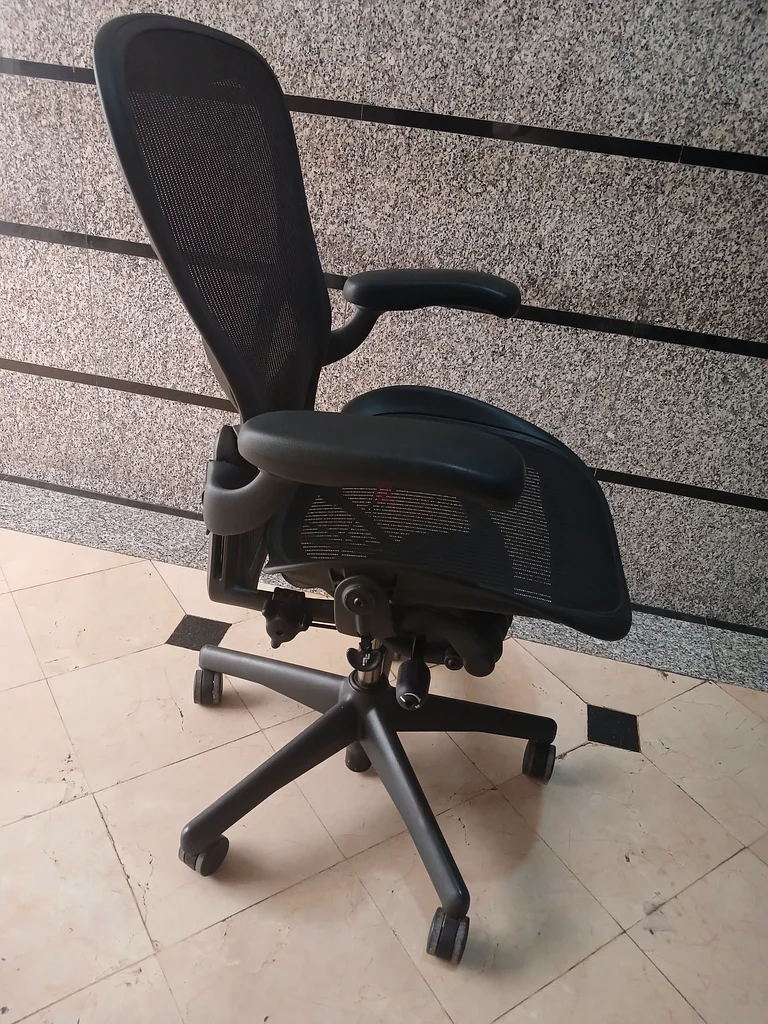 Selling For Herman Miller Aeron Chair Size B And C Fully Loaded Available63180361692035112