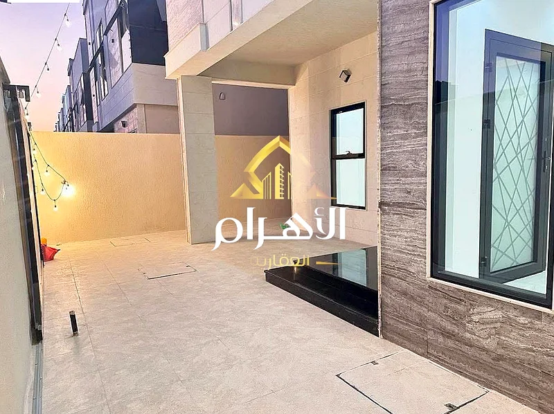 فرصة لا يمكن تفويتها لامتلاك فيلا فاخرة في الحيلو 2 - بسعر يشمل الكهرباء والماء وتكييف الهواء ورسوم التسجيل.63900819320451111