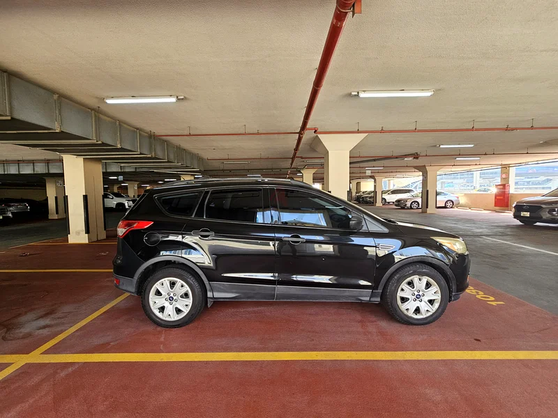 فورد إسكيب 2014 SE 2.5 لتر لون أسود مستعمل ملكية ثانية63140690076291113