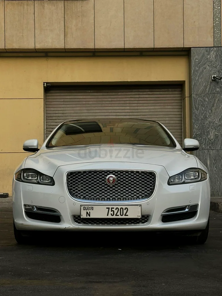 Jaguar XJL (Service with company records )62930627253507111