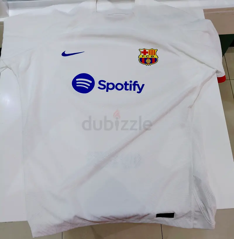 قميص فريق برشلونة الأصلي مقاس (XL)