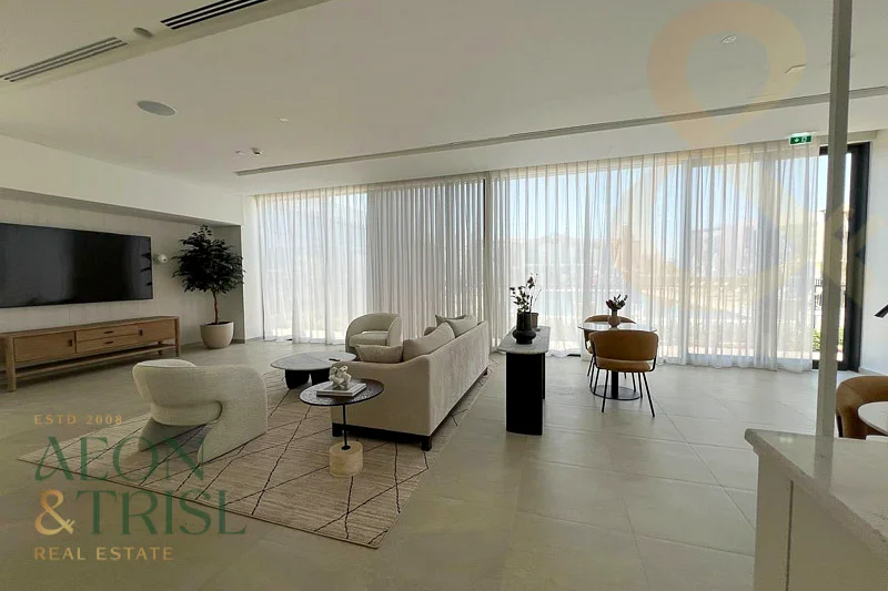 منزل عائلي من 4 غرف نوم + غرفة خادمة | شيكات مرنة63806009035523111