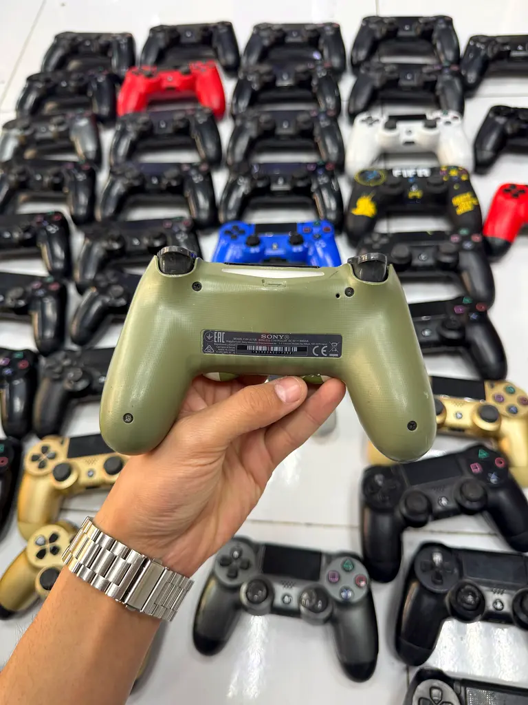 Ps4 broken controllers63229685321090114
