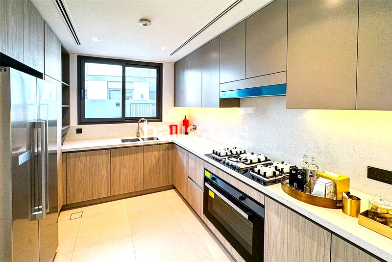 Genuine Listing | Closed Kitchen | Prime Location63238087583619112