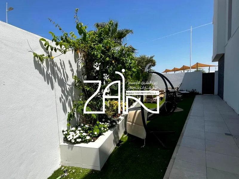 وحدة زاوية من غرف نوم 3BR بصف واحد وتتميز بأكبر قطعة أرض63173496623747112