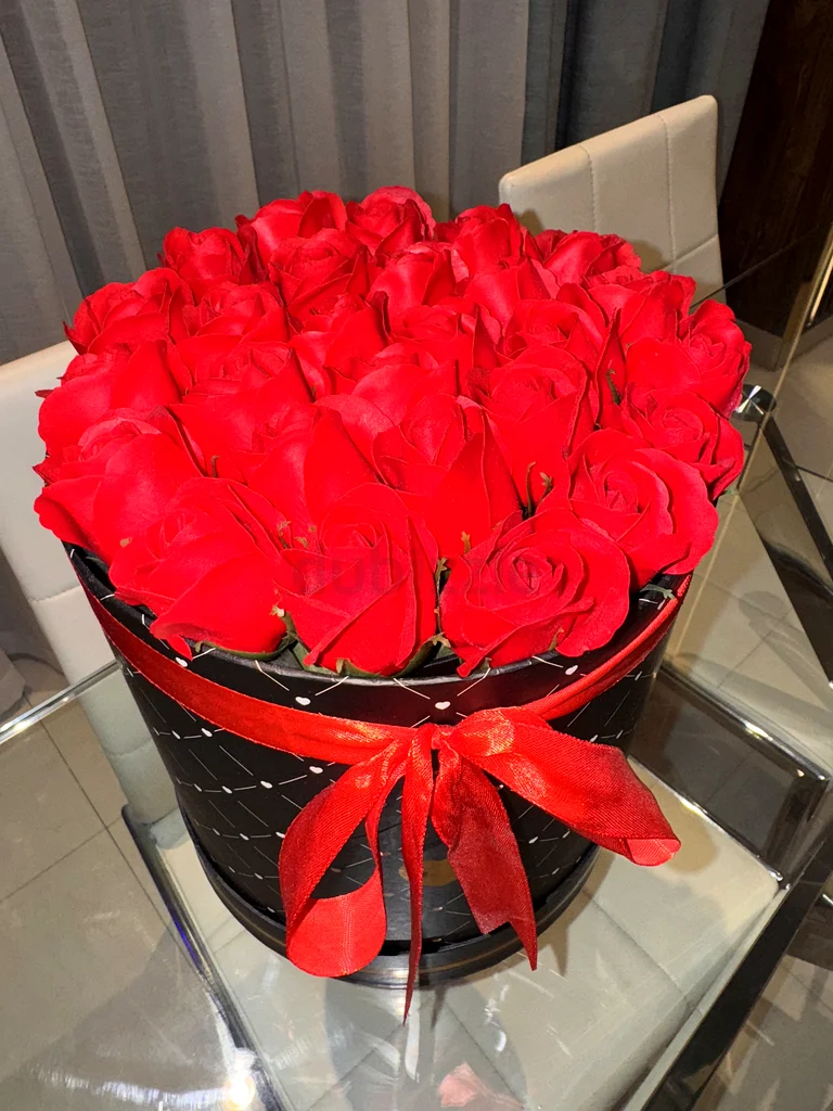 Elegant Red Rose Arrangement - Perfect for Collectors63201173058306112