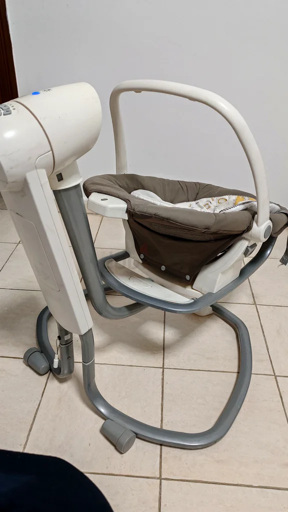 Gentle Baby Swing - Perfect for Soothing Your Little One!63204251999234111