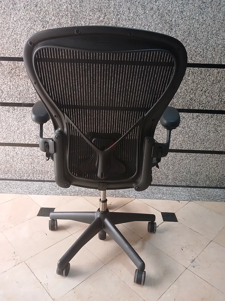 Selling For Herman Miller Aeron Chair Size B And C Fully Loaded Available63180361692035111