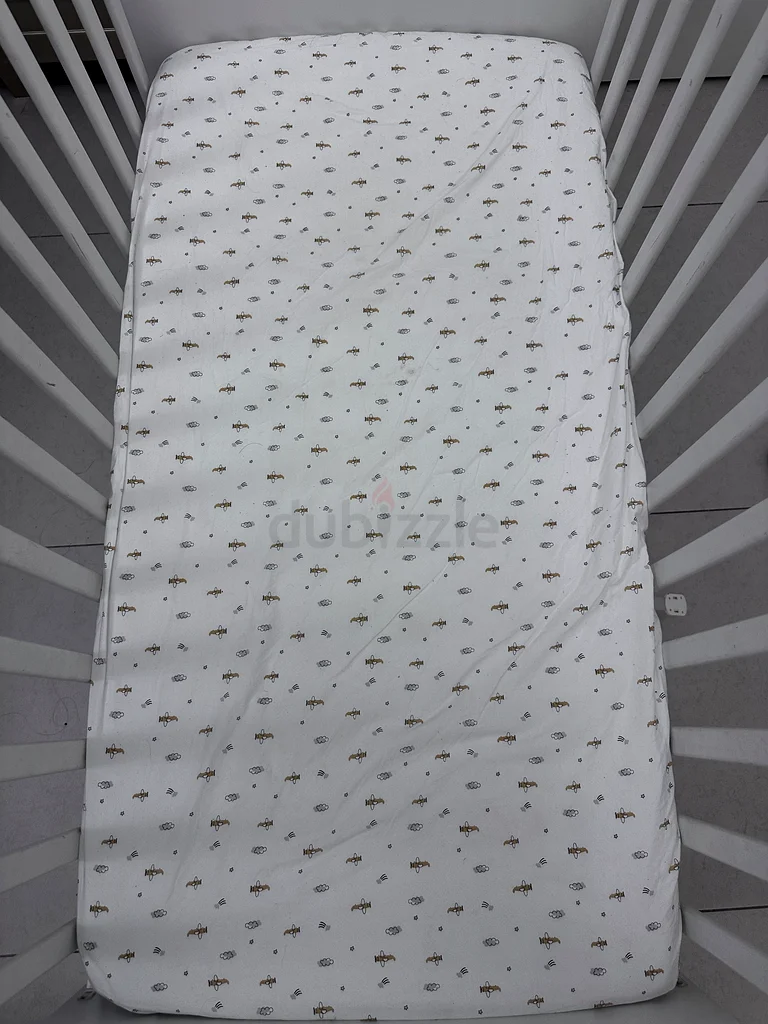 Baby crib63204250928898112