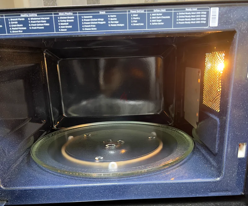 Samsung Microwave 34L – Like New – Only AED 35063248248245379113