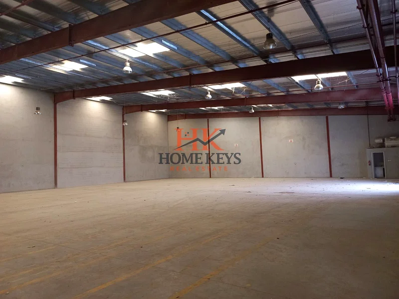 Prime Commercial Property for Rent in dip1 9000 sqft | Yearly Rent: AED 560770 | Ground Floor: 24,800 sqft | Office Space: 1,451 sqft62935673371777113