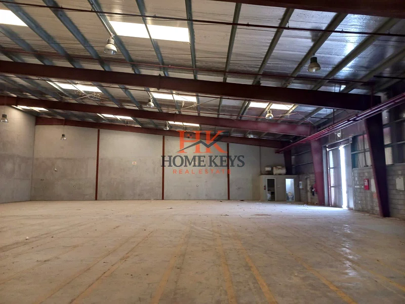 Prime Commercial Property for Rent in dip1 9000 sqft | Yearly Rent: AED 560770 | Ground Floor: 24,800 sqft | Office Space: 1,451 sqft62935673371777112