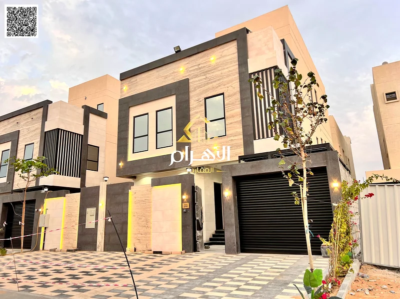 For sale, a villa with an inclusive price, including electricity, water, and air conditioning. It is negotiable. It has a large courtyard. Freehold fo63900608568321110