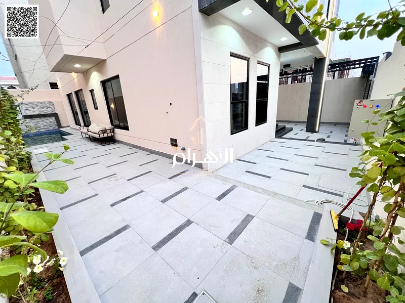 For sale, a villa with an inclusive price, including electricity, water, and air conditioning. It is negotiable. It has a large courtyard. Freehold fo63900608568321112