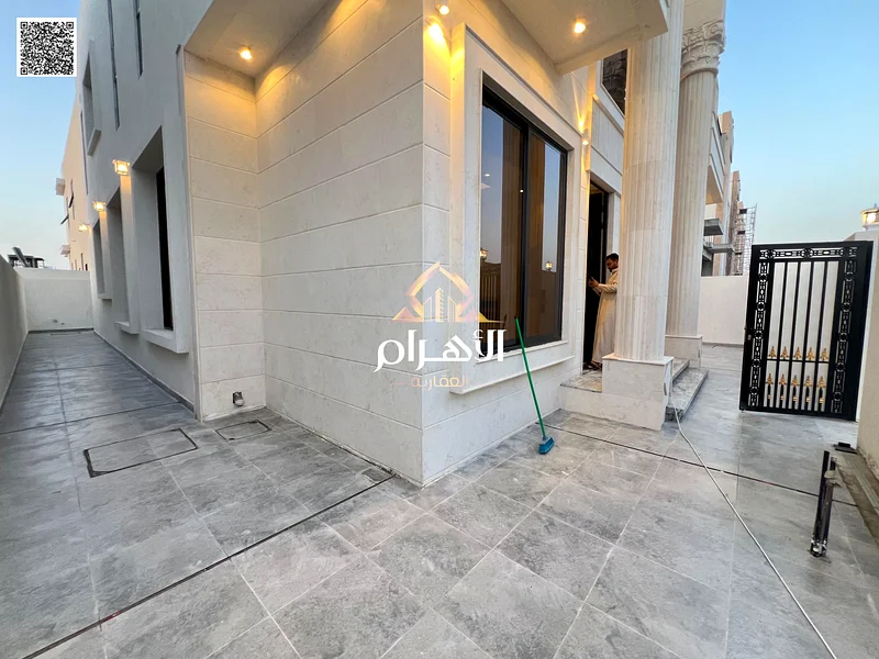 فيلا فاخرة بتصميم كلاسيكي في موقع ممتاز أمام مجمع أذها، وبسعر يشمل رسوم التسجيل ونقل الملكية، بدون63902225275779111