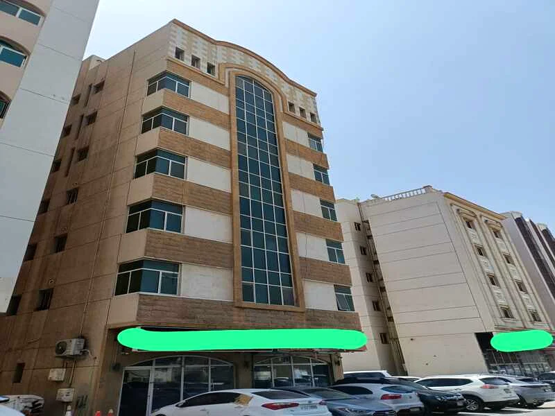 For sale, a ground floor building + 6 floors in the Al-Musalla area, a prime location on the street, area 2579 square feet63183719155843110