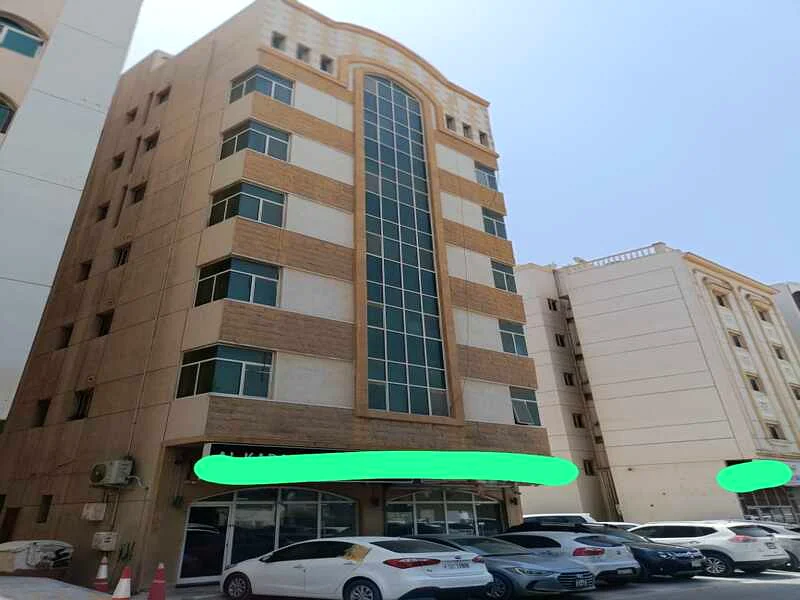 For sale, a ground floor building + 6 floors in the Al-Musalla area, a prime location on the street, area 2579 square feet63183719155843111