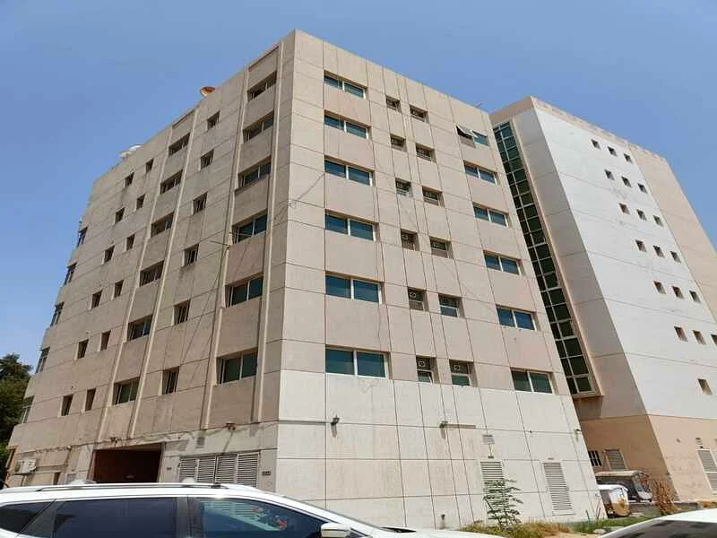 For sale, a ground floor building + 6 floors in the Al-Musalla area, a prime location on the street, area 2579 square feet63183719155843113