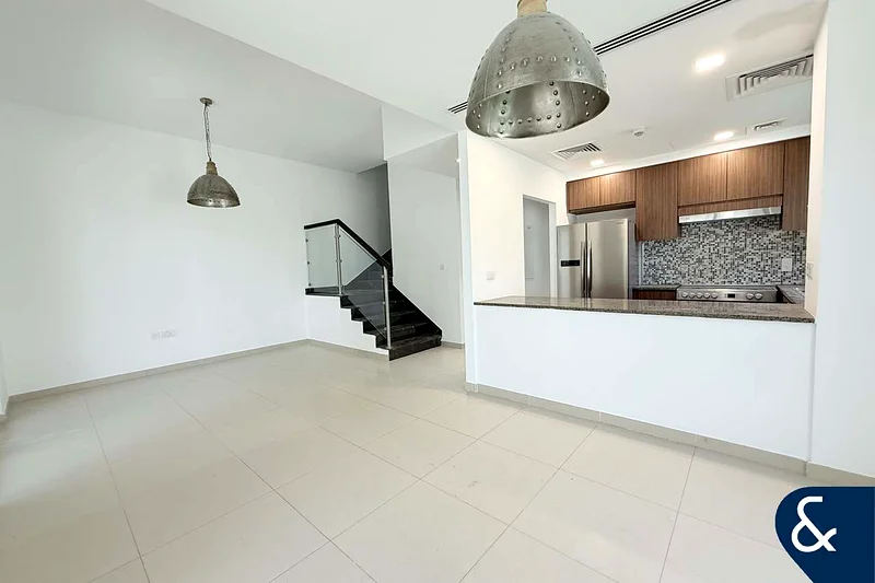 Upgraded | 4 Bedroom + Maids | Corner Unit62937619211010113