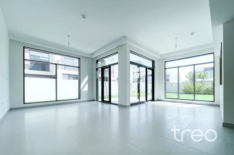Brand New | Landscaped | Chiller Free63751581440899113
