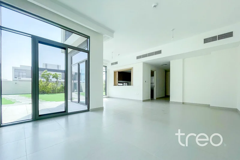 Brand New | Landscaped | Chiller Free63751581440899114