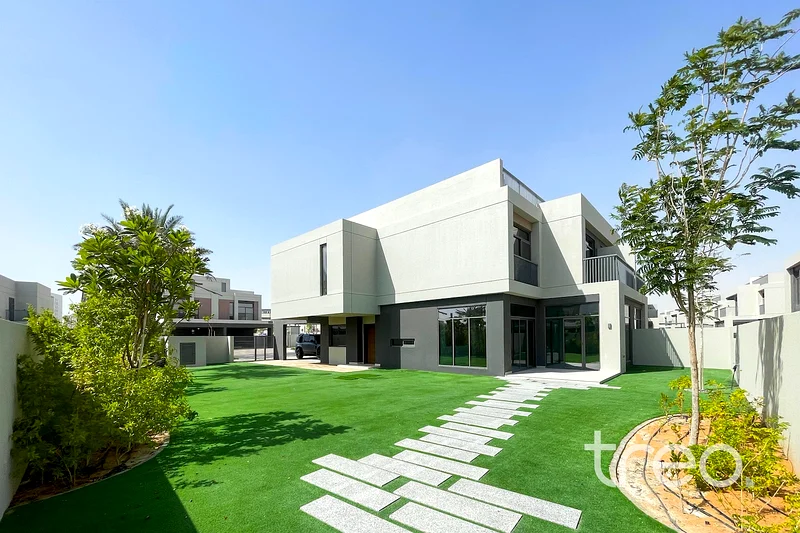 Brand New | Landscaped | Chiller Free63751581440899110