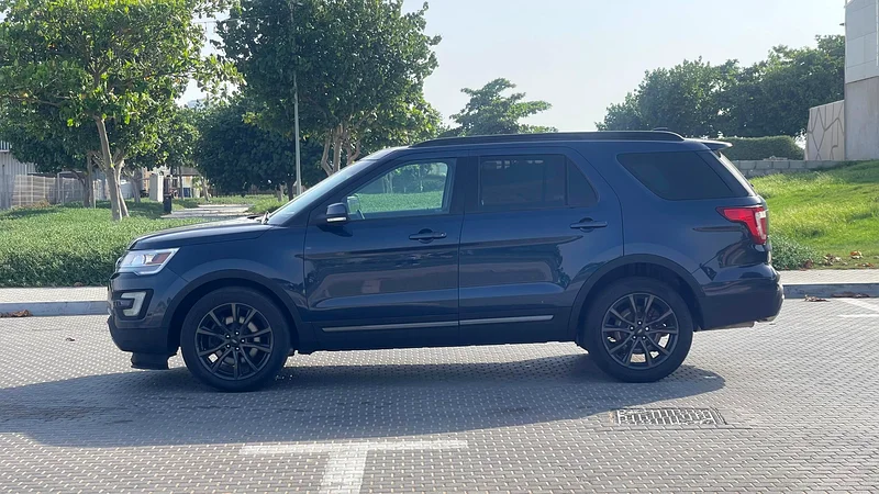Ford Explorer XLT, fully optioned and in perfect condition63156539568386114