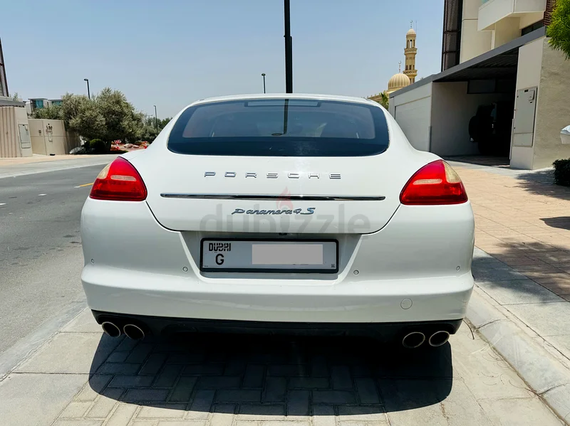 بورش بيضاء 2012 باناميرا63169442070657112