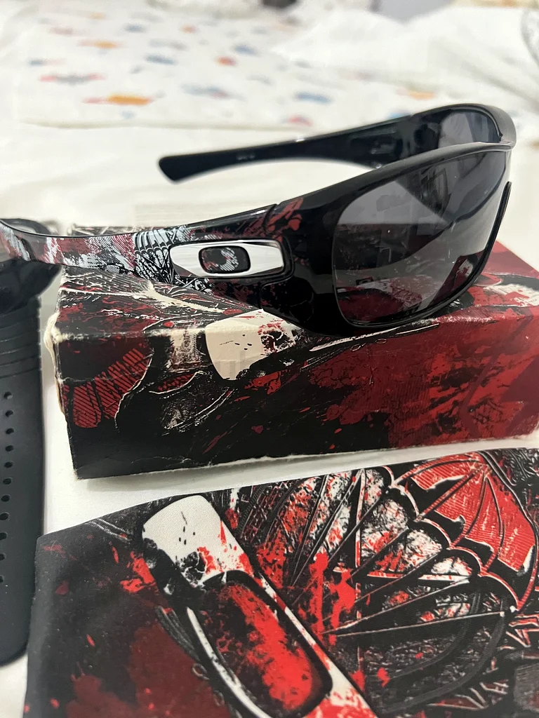 Limited edition oakley antix devils brigade sunglasses63239075201537111