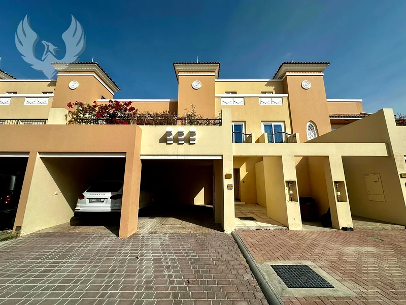 فيلا عائلية واسعة مكونة من أربع غرف نوم - فوت63219799580929111