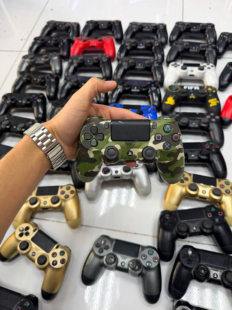 Ps4 broken controllers63229685321090115