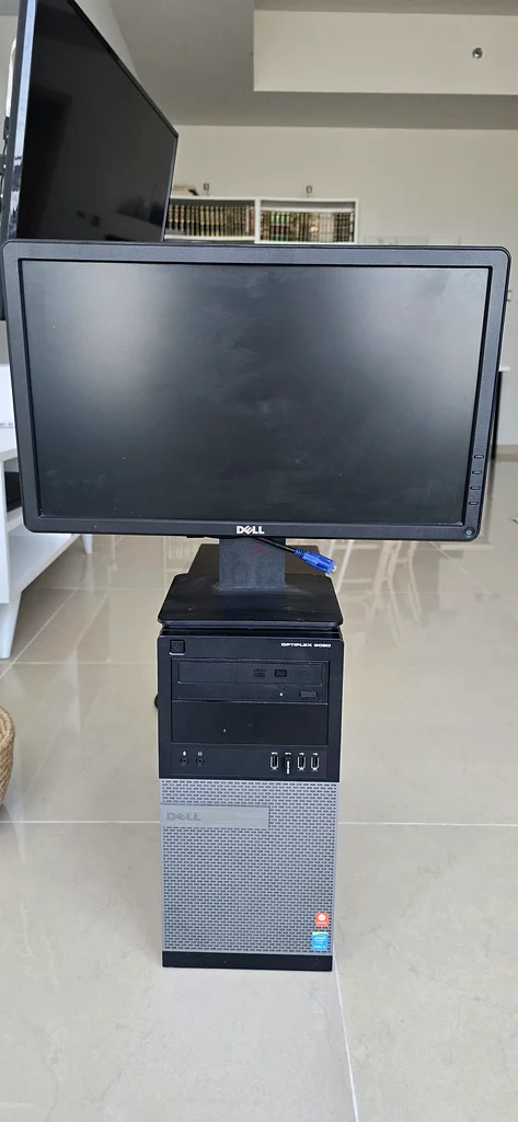 Dell optiplex 9020 Desktop Computer with 19 inch Monitor - nvidia 2gb graphics card, keyboard mouse632555379054111128
