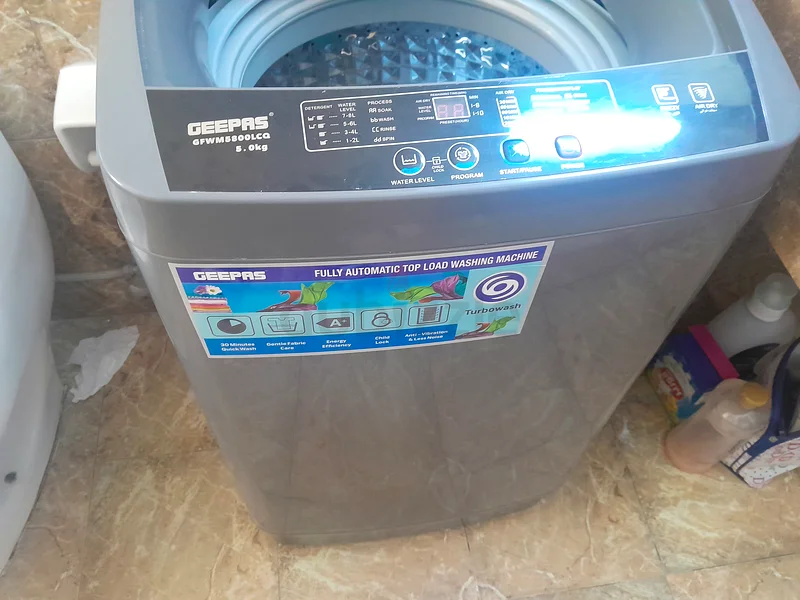 Effortless Washing with Geepas Mini Washing Machine - 5 kg!63169940120579114