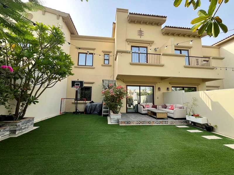 Single Row I Well Maintained I Landscaped Garden62937618857346119